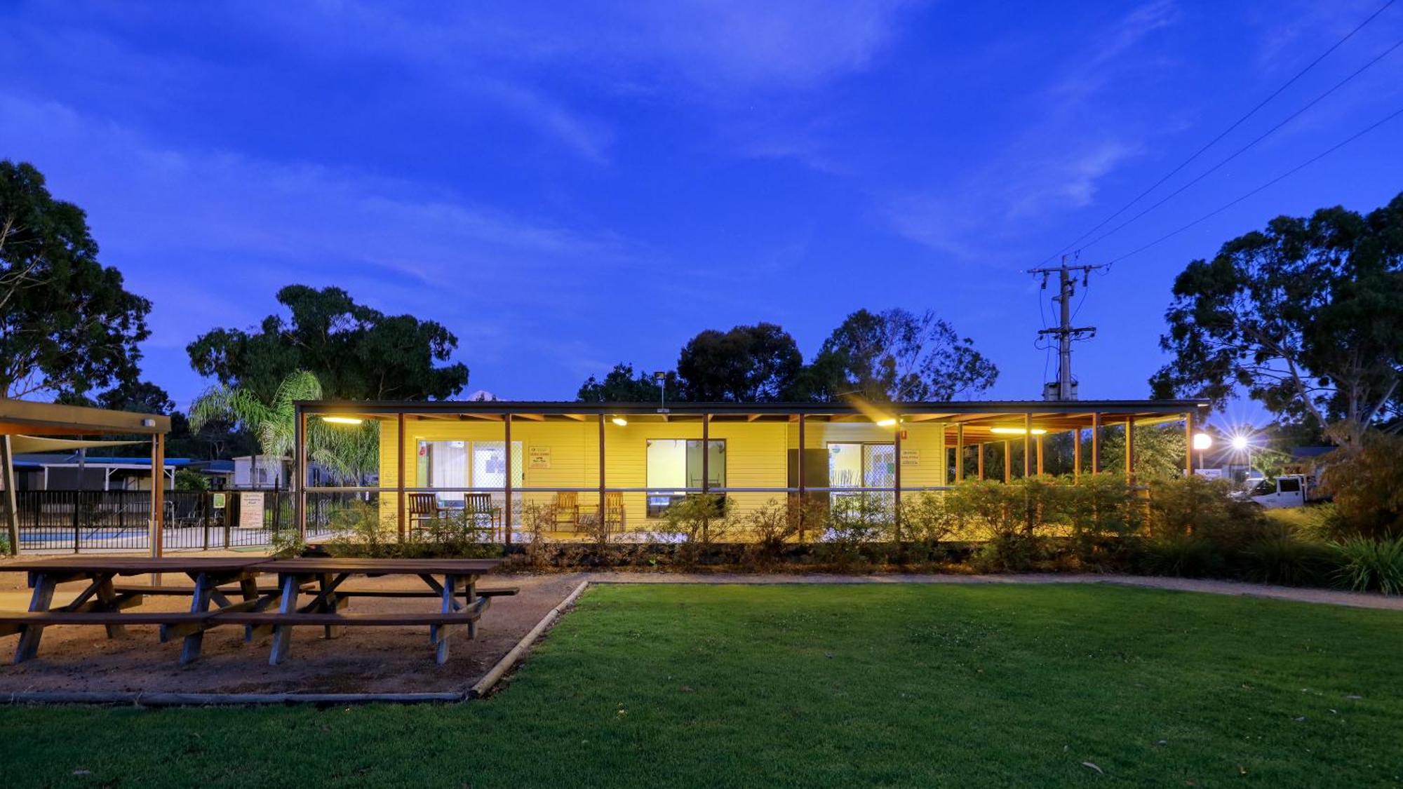 Yarrawonga Riverlands Tourist Park Eksteriør bilde